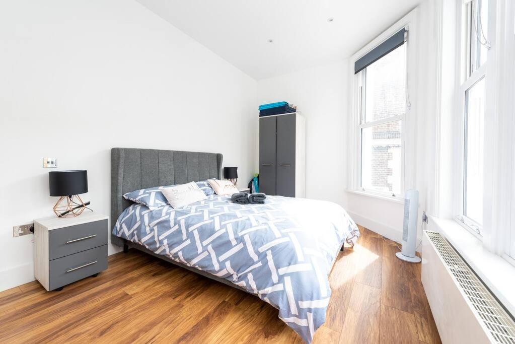 Beautiful By Hyde Park Ss2 Appartement